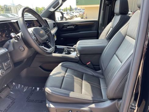 Used 2026 Chevrolet Suburban High Country w/ Sun And Tow Package AWD/4WD image 11