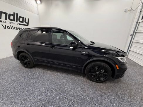 Used 2024 Volkswagen Tiguan SE R-Line FWD image 8