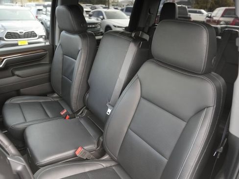 Used 2024 Chevrolet Silverado 2500 LT w/ Convenience Package image 10