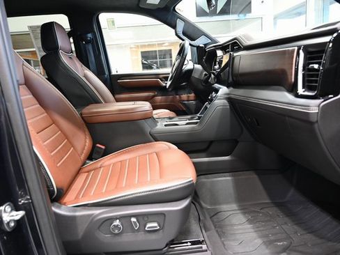 Used 2024 GMC Sierra 3500 Denali Ultimate image 17