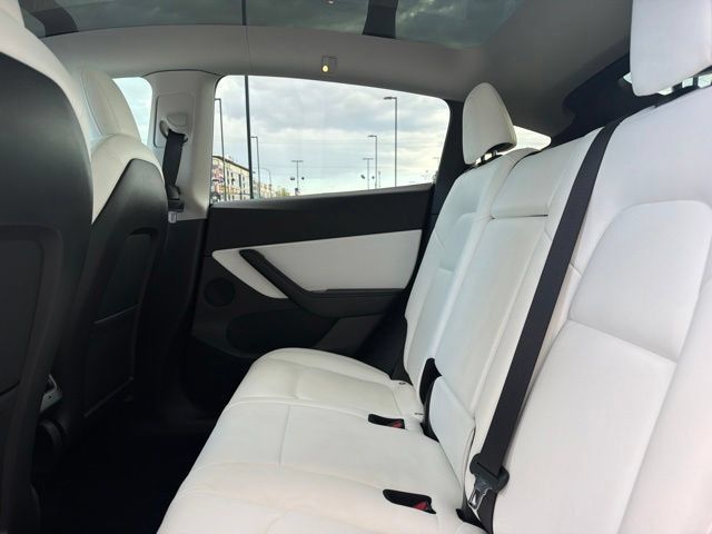 Used 2021 Tesla Model Y Long Range AWD/4WD image 20