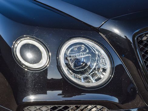 Used 2019 Bentley Bentayga image 8