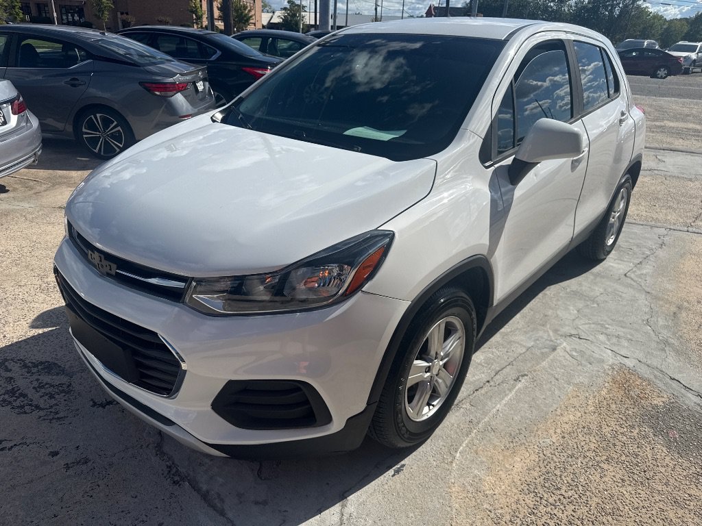 Used 2019 Chevrolet Trax LS w/ Tint and Cruise Package FWD image 1