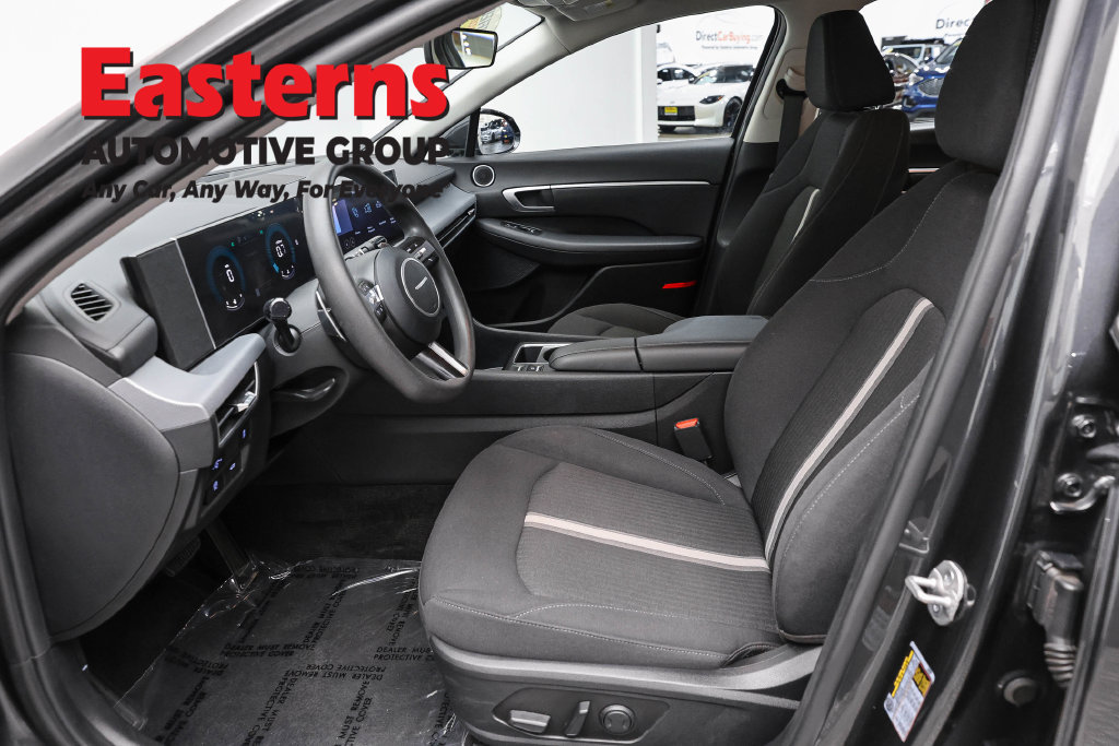 Used 2025 Hyundai Sonata SEL FWD image 15