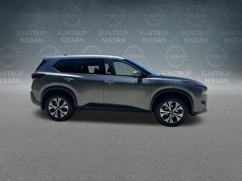 Used 2021 Nissan Rogue SV image 27