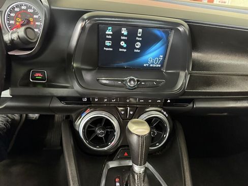 Used 2017 Chevrolet Camaro LT RWD image 15