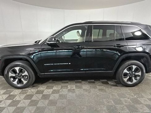 Used 2023 Jeep Grand Cherokee 4WD 4xe image 5