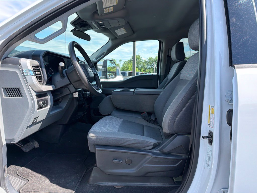 Used 2024 Ford F350 XLT AWD/4WD image 14