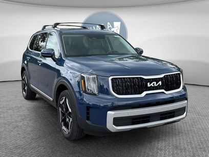 Used 2024 Kia Telluride EX w/ EX Captain's Chair Package