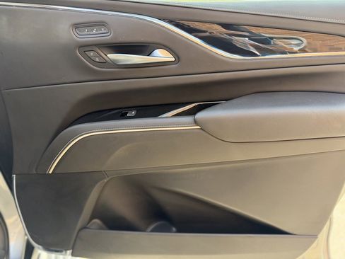 Used 2023 Cadillac Escalade V w/ LPO, ONYX Package image 21