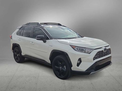 Used 2020 Toyota RAV4 XSE image 2