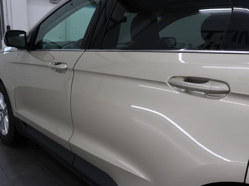 Used 2017 Ford Edge SEL w/ Equipment Group 201A AWD/4WD image 33