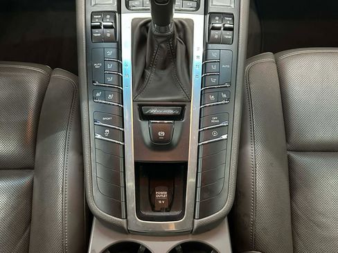 Used 2015 Porsche Macan S image 51