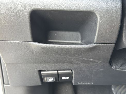 Used 2023 Nissan Kicks SV FWD image 17