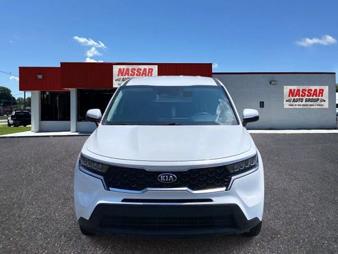 Used 2021 Kia Sorento LX FWD image 2