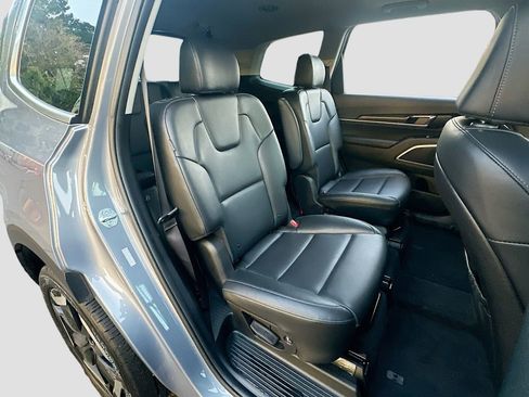 Used 2025 Kia Telluride S image 29
