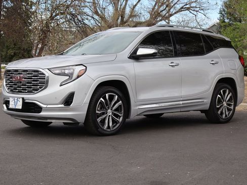 Used 2020 GMC Terrain Denali w/ Denali Premium Package image 11
