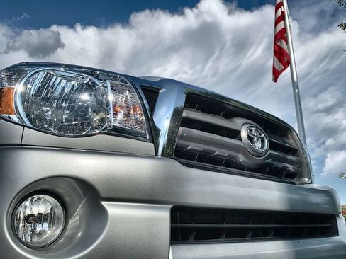 Used 2009 Toyota Tacoma PreRunner w/ SR5 Pkg #2 RWD image 45