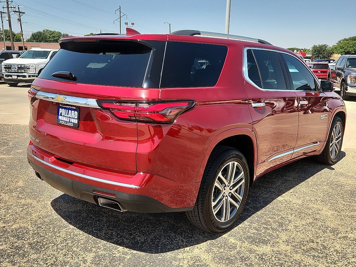 Used 2023 Chevrolet Traverse High Country AWD/4WD image 3