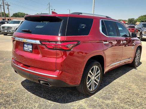 Used 2023 Chevrolet Traverse High Country AWD/4WD image 3