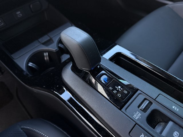 Used 2025 Toyota Prius FWD image 19