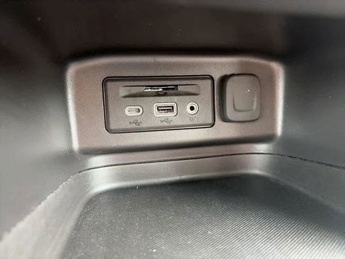 Used 2024 Chevrolet Equinox RS FWD image 21