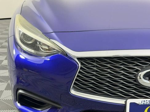 Used 2017 INFINITI QX30 FWD image 4