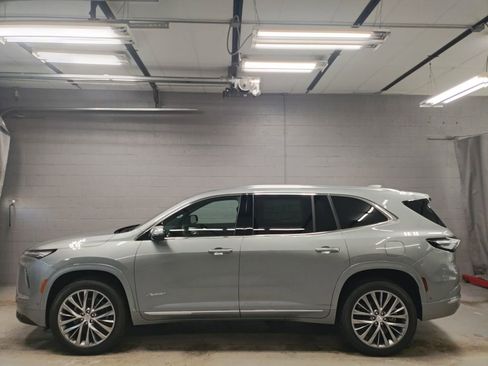 New 2026 Buick Enclave Avenir w/ Super Cruise Package image 18