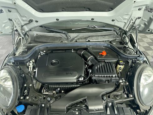 Used 2021 MINI Cooper 2-Door Hardtop w/ Storage Package image 29