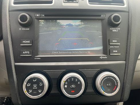 Used 2018 Subaru Forester 2.5i AWD/4WD image 18