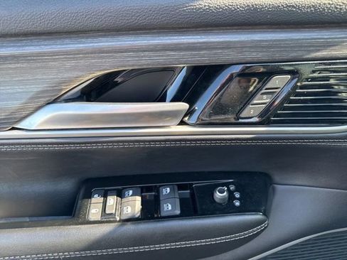 Used 2024 Jeep Wagoneer Series II AWD/4WD image 20