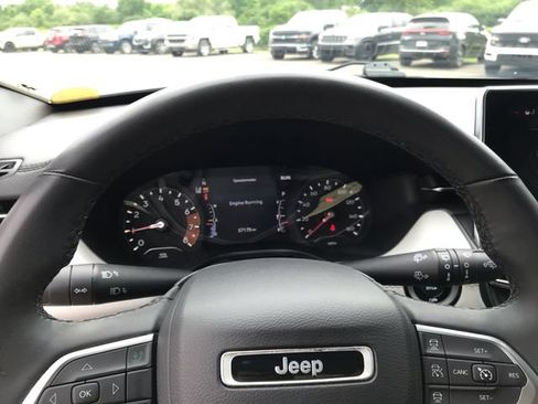 Used 2024 Jeep Compass Limited AWD/4WD image 19