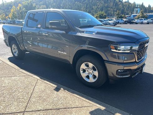 New 2025 RAM 1500 Big Horn image 3