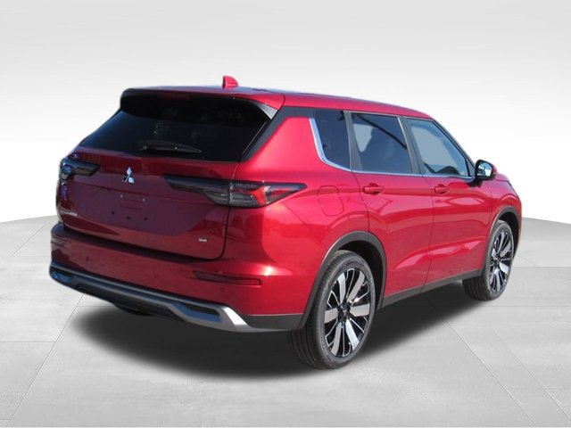 Used 2025 Mitsubishi Outlander SE FWD image 3