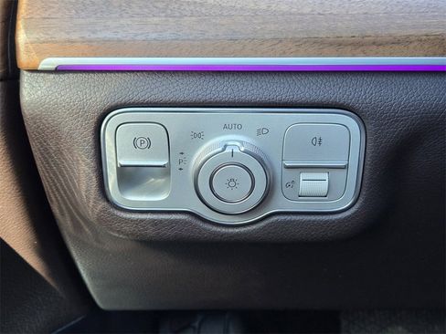 Used 2023 Mercedes-Benz GLS 450 4MATIC image 24