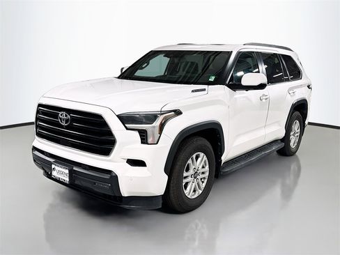 Used 2025 Toyota Sequoia SR5 image 1