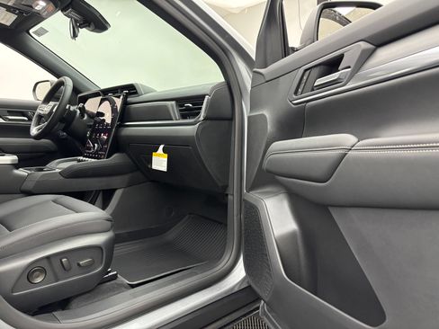 New 2027 GMC Terrain Elevation w/ Elevation Premium Package FWD image 31