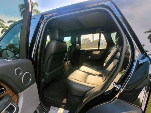 Used 2019 Land Rover Range Rover HSE AWD/4WD image 13