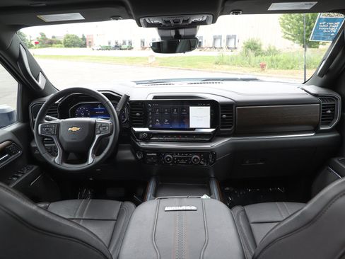 Used 2024 Chevrolet Silverado 3500 High Country w/ High Country Premium Package AWD/4WD image 16