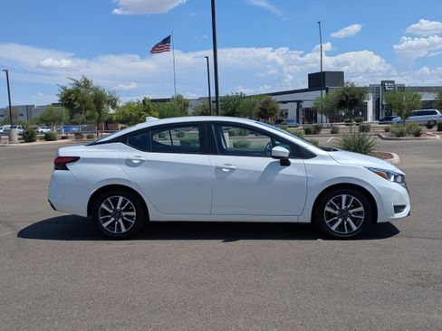 Used 2024 Nissan Versa SV FWD image 7