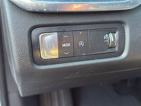 Certified 2025 GMC Acadia Elevation image 13