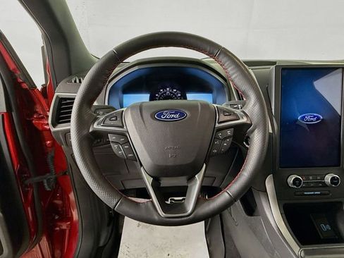 Used 2023 Ford Edge ST-Line image 11