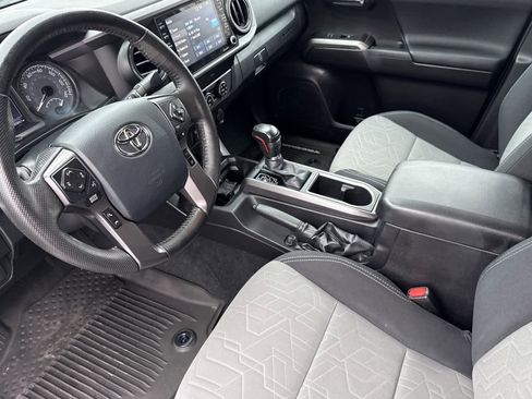 Used 2020 Toyota Tacoma TRD Off-Road image 11