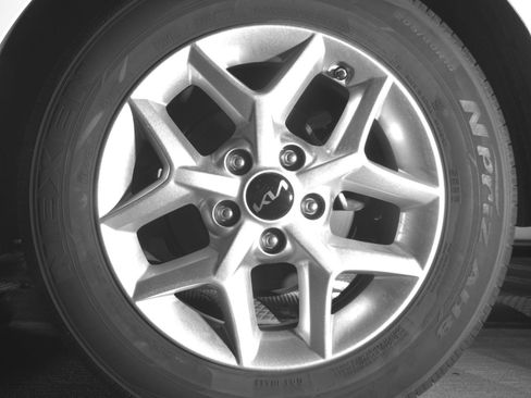 Used 2025 Kia Soul LX w/ LX Technology Package FWD image 17