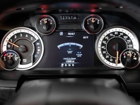 Used 2018 RAM 3500 Laramie w/ Convenience Group AWD/4WD image 21