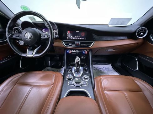 Used 2020 Alfa Romeo Giulia w/ Nero Edizione image 18