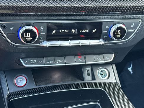 Used 2022 Audi SQ5 Premium image 19
