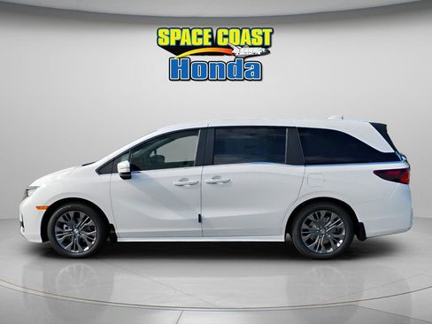New 2026 Honda Odyssey Touring image 5