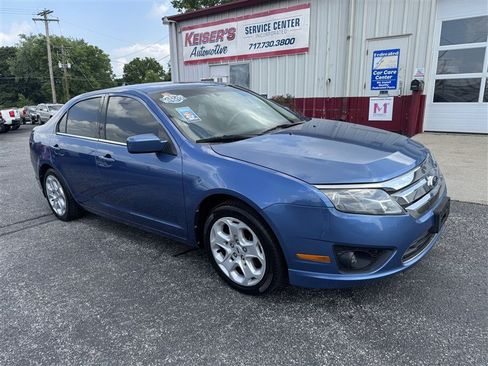 Used 2010 Ford Fusion SE FWD image 2