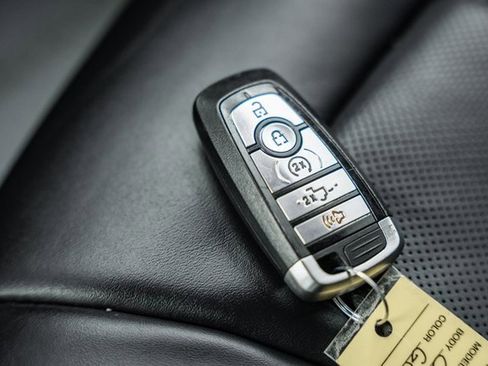 Used 2022 Ford F350 Platinum w/ Tremor Off-Road Package image 60